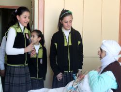 Hasta kadınların gönlünü aldılar